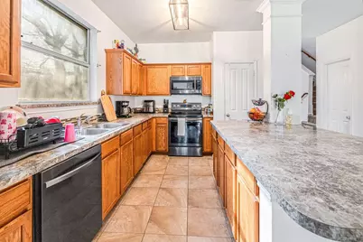 804 Ridge Point Drive, Grand Prairie, TX 75052 - Photo 13