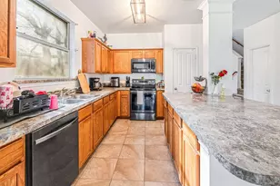 804 Ridge Point Dr, Grand Prairie, TX 75052 - Photo 13