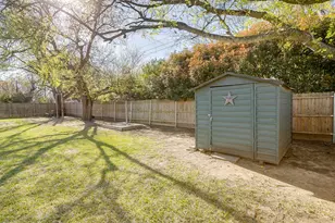 521 Nathan St, Burleson, TX 76028 - Photo 33