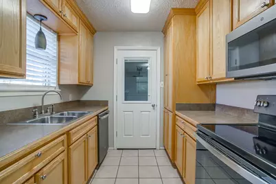 521 Nathan Street, Burleson, TX 76028 - Photo 19