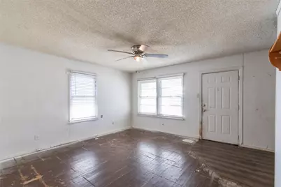 509 Scott Street, Tye, TX 79563 - Photo 9