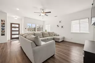 916 Crockett St, Aubrey, TX 76227 - Photo 9