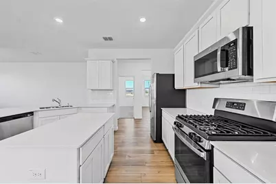 808 Black Hawk Drive, Princeton, TX 75407 - Photo 5