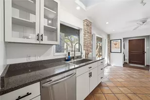 2145 Fountain Square Dr, Fort Worth, TX 76107 - Photo 15