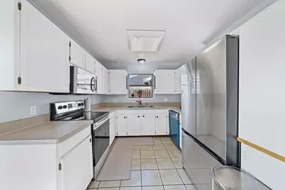 6712 Running Creek Drive, Arlington, TX 76001 - Photo 7