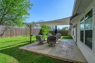 105 Thode St, Whitesboro, TX 76273 - Photo 5