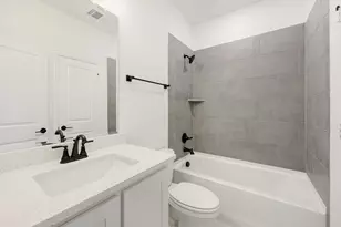 208 Sweetwater Dr, Commerce, TX 75428 - Photo 9