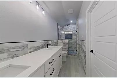 1228 E Leuda Street, Fort Worth, TX 76104 - Photo 11