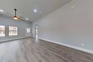 1228 E Leuda St, Fort Worth, TX 76104 - Photo 9