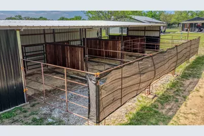 1739 Fm 67, Covington, TX 76636 - Photo 3