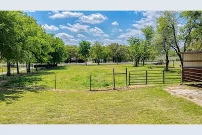 1739 Fm 67, Covington, TX 76636 - Photo 31