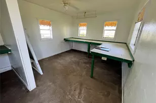 711 S Main St, Carbon, TX 76435 - Photo 39