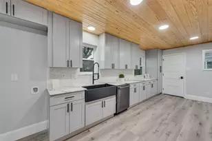 3209 Royal Ln, Dallas, TX 75229 - Photo 9