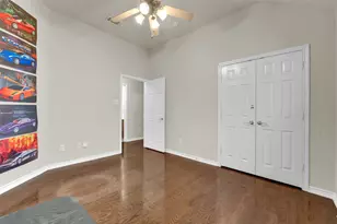 2720 Eastland Dr, Grand Prairie, TX 75052 - Photo 17