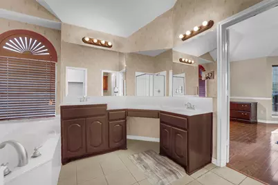 2720 Eastland Drive, Grand Prairie, TX 75052 - Photo 21