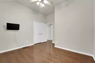 2720 Eastland Dr, Grand Prairie, TX 75052 - Photo 15