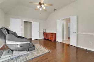 2720 Eastland Dr, Grand Prairie, TX 75052 - Photo 13