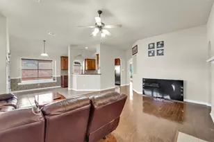 2720 Eastland Dr, Grand Prairie, TX 75052 - Photo 7