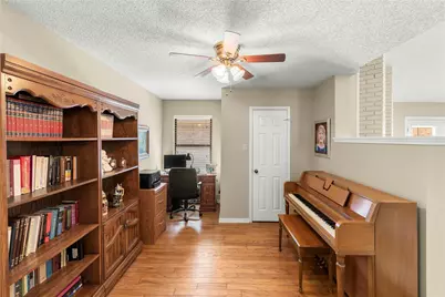 9402 Los Alamos Trail, Irving, TX 75063 - Photo 15