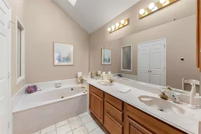 9402 Los Alamos Trail, Irving, TX 75063 - Photo 19