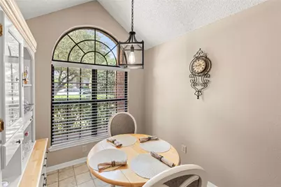 9402 Los Alamos Trail, Irving, TX 75063 - Photo 7