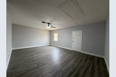 911 W Louisa Avenue, Iowa Park, TX 76367 - Photo 11