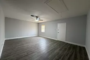 911 W Louisa Ave, Iowa Park, TX 76367 - Photo 11