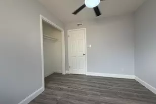 911 W Louisa Ave, Iowa Park, TX 76367 - Photo 5