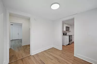 908 E Houston Street, Sherman, TX 75092 - Photo 9