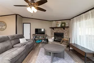 140 Meadow Pond Ct, Runaway Bay, TX 76426 - Photo 11