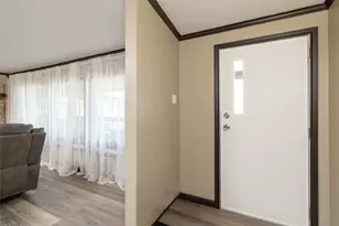 140 Meadow Pond Ct, Runaway Bay, TX 76426 - Photo 7