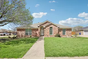1325 Lake Shore Dr, Crowley, TX 76036 - Photo 1