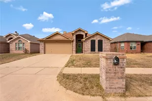 4816 Sapphire Ln, Granbury, TX 76049 - Photo 1