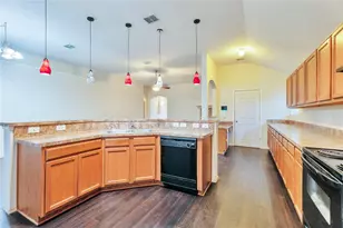 4816 Sapphire Ln, Granbury, TX 76049 - Photo 11