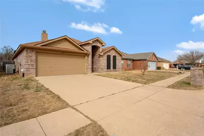 4816 Sapphire Lane, Granbury, TX 76049 - Photo 3
