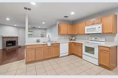 12509 Foxpaw Trail, Fort Worth, TX 76244 - Photo 13