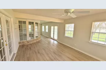 7519 Ravenswood Road, Granbury, TX 76049 - Photo 9