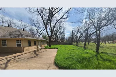 7519 Ravenswood Road, Granbury, TX 76049 - Photo 17