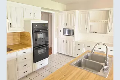 7519 Ravenswood Road, Granbury, TX 76049 - Photo 15