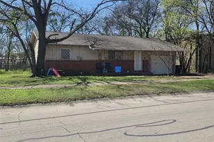 1209 N Anglin St, Cleburne, TX 76031 - Photo 1