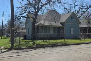 401 W Wilson St, Cleburne, TX 76033 - Photo 1