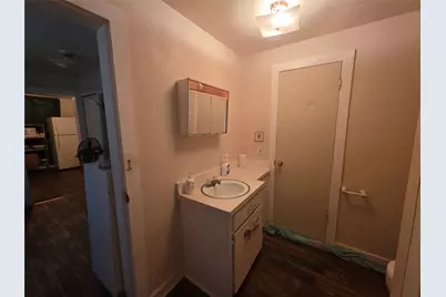 401 W Wilson Street, Cleburne, TX 76033 - Photo 5