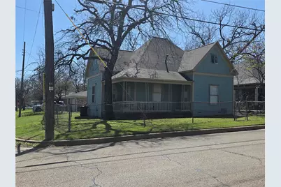 401 W Wilson Street, Cleburne, TX 76033 - Photo 1