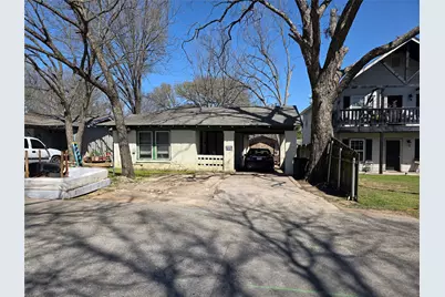 305 S Wood Street, Cleburne, TX 76033 - Photo 1