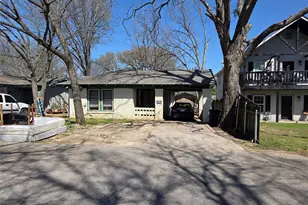 305 S Wood St, Cleburne, TX 76033 - Photo 1