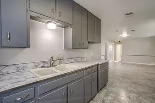 2101 Bettibart St, Fort Worth, TX 76134 - Photo 11