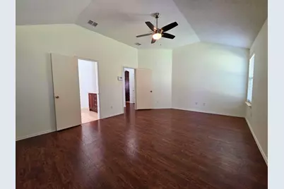 304 E Clover Park Drive, Fort Worth, TX 76140 - Photo 7