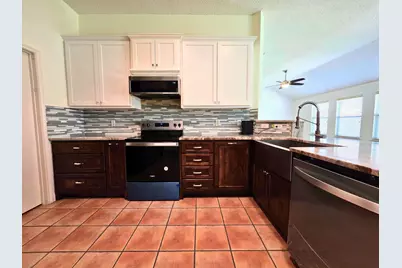 304 E Clover Park Drive, Fort Worth, TX 76140 - Photo 3