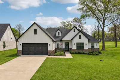 327 Saint Andrews Drive, Mabank, TX 75156 - Photo 1