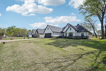 327 Saint Andrews Drive, Mabank, TX 75156 - Photo 5